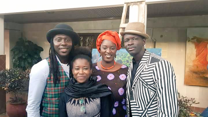 missmaimouna's tweet photo. #Plurivers est un projet pluridisciplinaire qui allie expo collective et rencontres avec des artistes invités. Ce Samedi nous avons eu un passionnant échange avec @FaadaFreddy @NdongoD une belle immersion dans leurs différents univers. @DemeAisha #Plurivers #DakArt2018 #LesOFF https://t.co/olhOPTCsYN