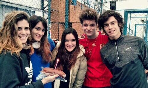 Me encontré con esta foto lo que eramos! 😂🤣 los extraño