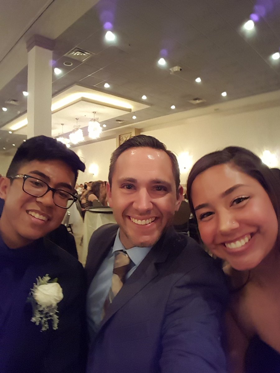 MrHajik's tweet photo. The fun is just getting started #PHSProm #WeLookGood #Style https://t.co/hKtYaLv41L