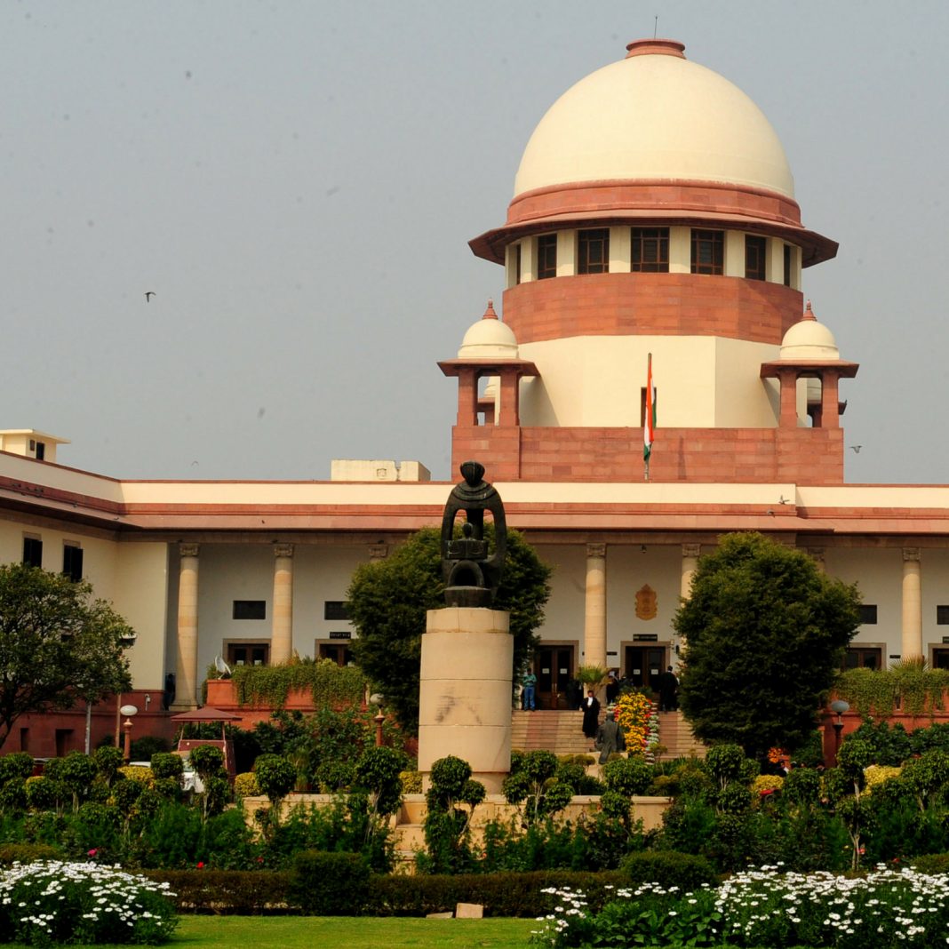 coinspyNEWS's tweet photo. #India’s Supreme Court Keeps #Ban on #Banks’ Crypto Services, For Now #CoinSpy - https://t.co/3xVa3C9wRa #Bitcoin #CoilRecoil #CryptoKanoon #Cryptocurrency #DwaipayanBhowmik #NFeatured #News #RBI #ReserveBankOfIndia https://t.co/Ym3Uq8RISd