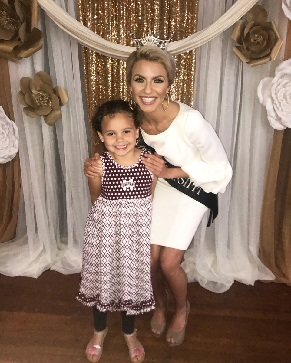 MissAmericaMS's tweet photo. It was such a joy to be a part of and emcee the 3rd Annual Exquisitely Unique Pageant. So many wonderful young girls able to get scholarship money to put towards their education! I loved getting to see sweet family and meeting so many wonderful people https://t.co/rqKoZnyn8o