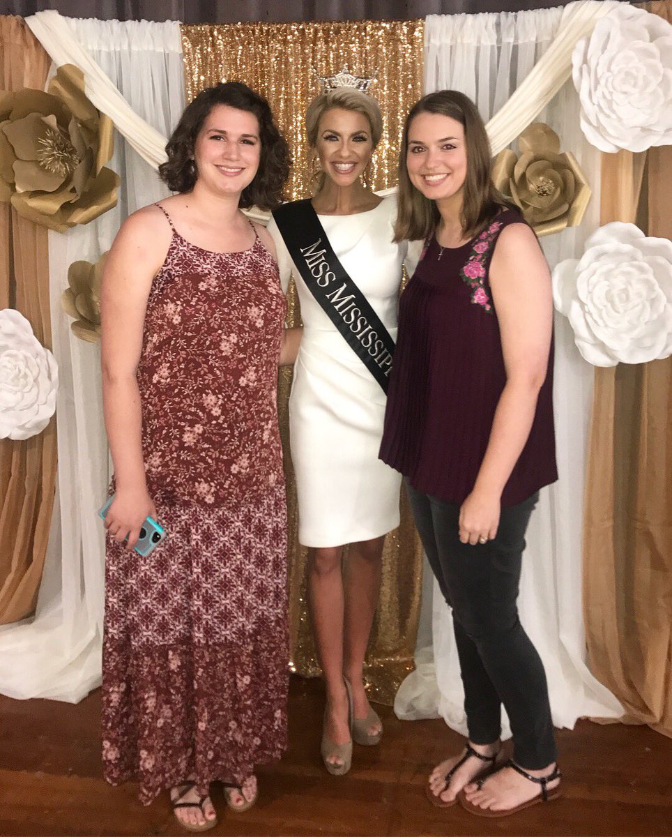 MissAmericaMS's tweet photo. It was such a joy to be a part of and emcee the 3rd Annual Exquisitely Unique Pageant. So many wonderful young girls able to get scholarship money to put towards their education! I loved getting to see sweet family and meeting so many wonderful people https://t.co/rqKoZnyn8o