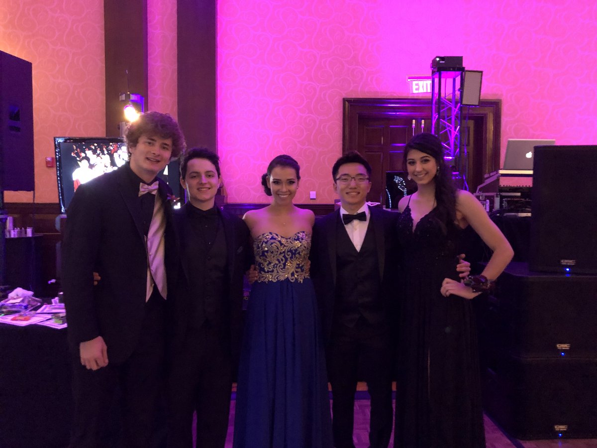 mcconathyghs's tweet photo. It’s prom night!!! #GHSUnity #gvineprom https://t.co/C2ygTghOlk