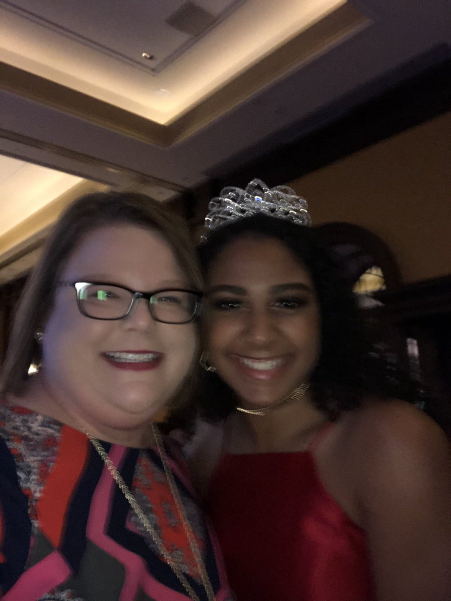 mcconathyghs's tweet photo. It’s prom night!!! #GHSUnity #gvineprom https://t.co/C2ygTghOlk