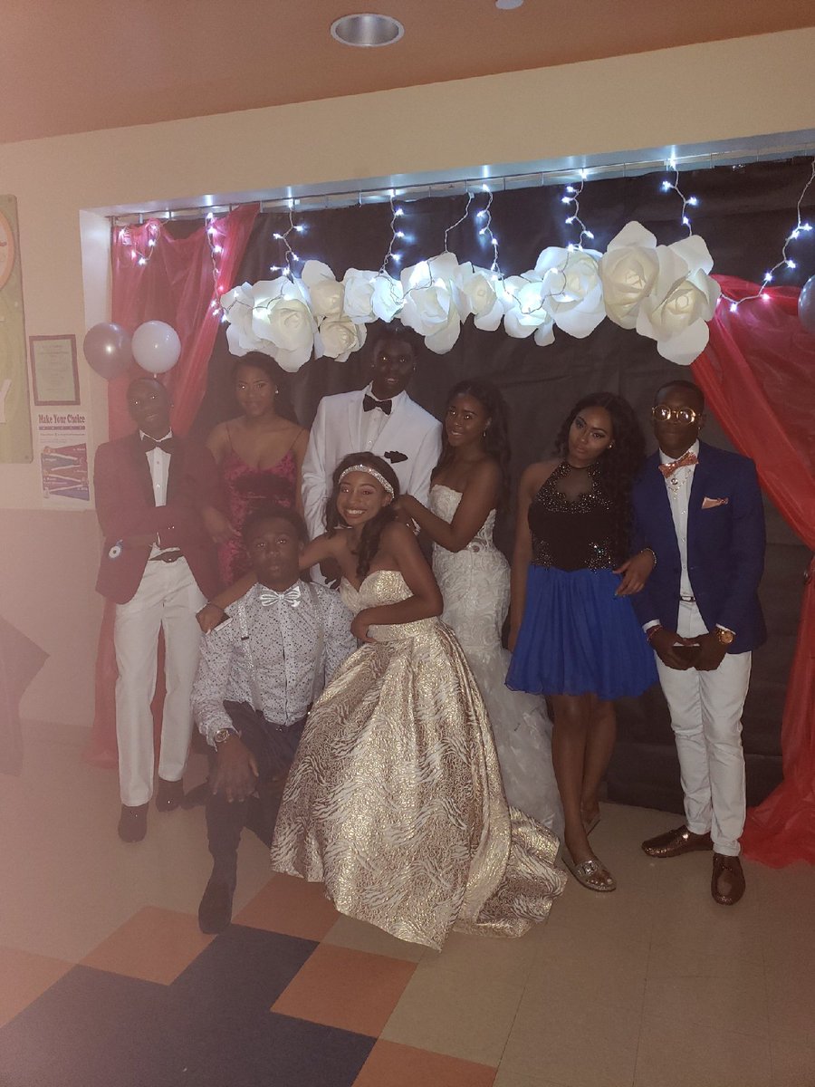SMSDMiddle's tweet image. Awesome time at the 8th grade dance! @SMSDMiddle @StaffordMSD #smsdproud