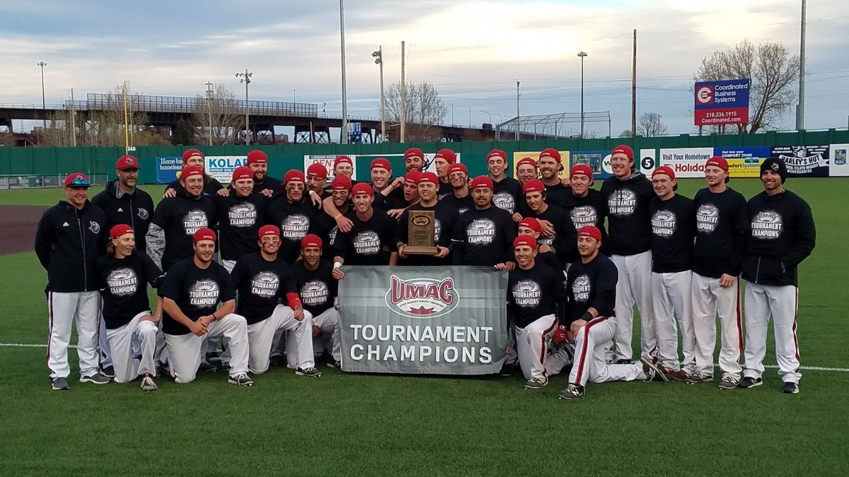 WalkerLinde's tweet image. One of the best feelings of my life tonight. Love this team! #UMACchamps #HummBabe