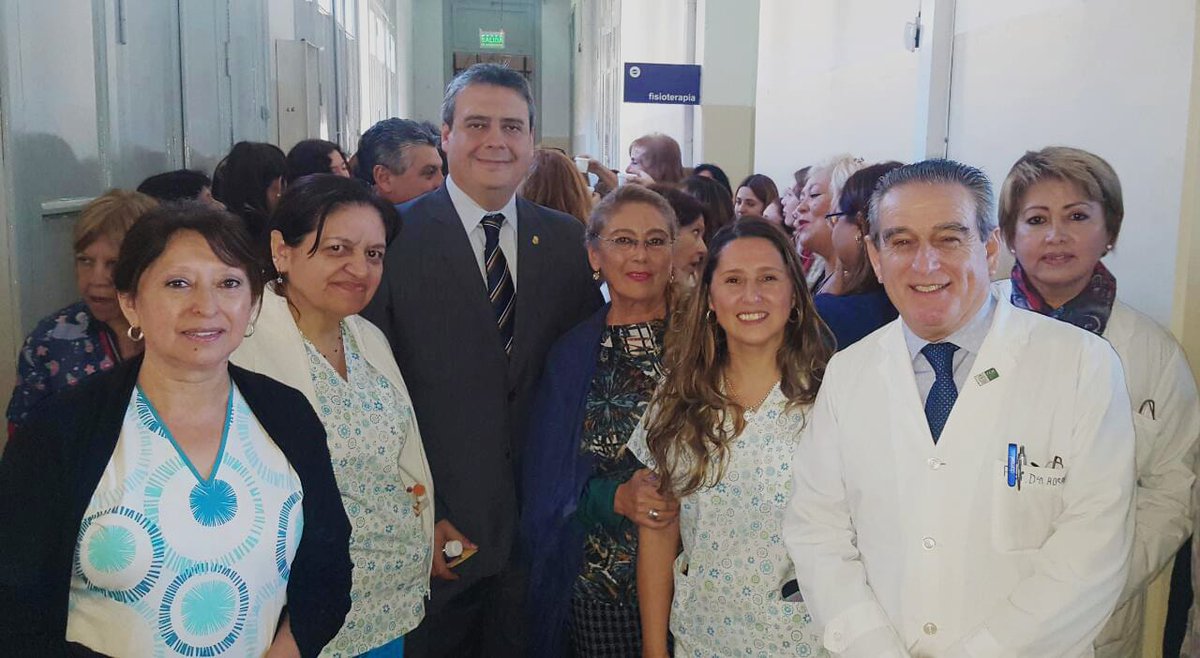 PizziRogelio's tweet photo. Feliz Día a todos nuestros egresados de Enfermería y Fonoaudiología!! 👏 https://t.co/doyGW4oQ9O