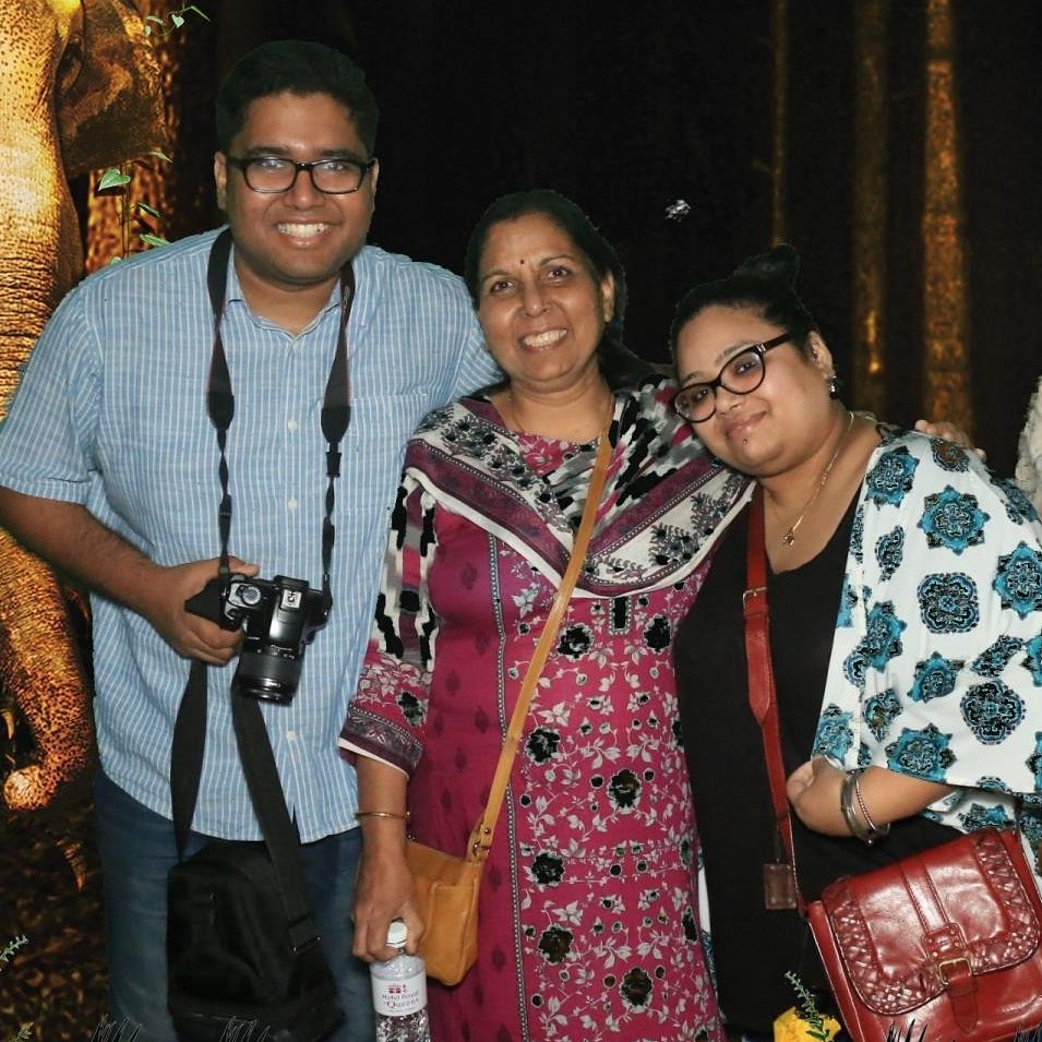Devil1983's tweet photo. Happy Mother's day bro...you know you are the #coolest!!! Keep slaying it!!! 😃😍😘 and ya keep bearing our antics...love xoxo
@xshauryax
#happymothersday
#mommyisbro
#mommylove
#instahappiness #mushalert https://t.co/7GA3Aqj35C
