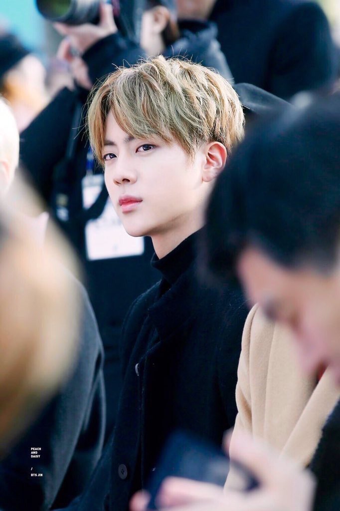 bts_1997_91_jk's tweet photo. #TheThirdOneFromTheLeft https://t.co/FY8jLIufMQ