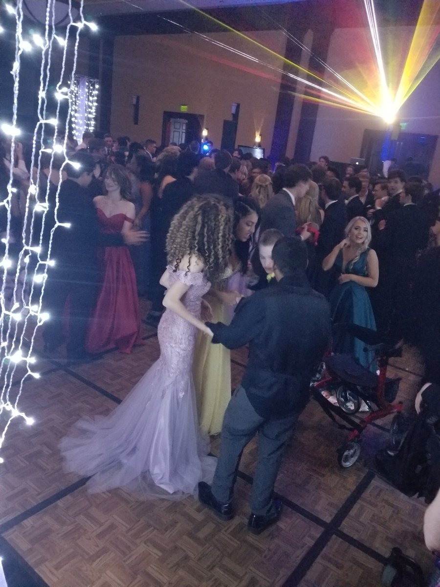 GhsRise's tweet photo. Look who found a cozy corner of the dance floor... #ghsunity #gvineprom https://t.co/WodJtu43LI