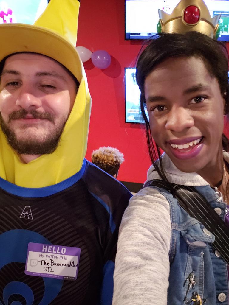 Obsydianyte's tweet photo. Pictured: A princess and her most powerful Mario Kart item
#TwitchKCMeetup3 #KCLuv #KCFam #KCUnity https://t.co/EqAhgbzeCy