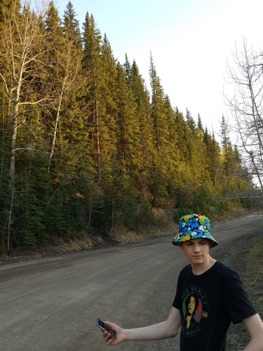 MalcomJayden's tweet photo. Out for a walk @BVHSPE10 https://t.co/7i96hRTBMf