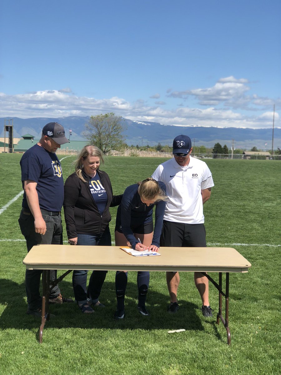 MandyRasmussen8's tweet photo. ⚽️💙Amazing day today watching my daughter Mikenna sign her letter of intent to commit to play for the EOU Women’s Soccer Team!! So proud of her! 💙We Love You!!💙 Keep working hard! #EOUCommit #Blessed 💙⚽️⛰ https://t.co/1ibIkEj0FG