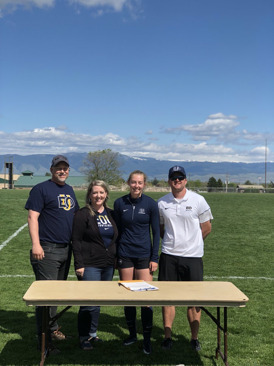 MandyRasmussen8's tweet photo. ⚽️💙Amazing day today watching my daughter Mikenna sign her letter of intent to commit to play for the EOU Women’s Soccer Team!! So proud of her! 💙We Love You!!💙 Keep working hard! #EOUCommit #Blessed 💙⚽️⛰ https://t.co/1ibIkEj0FG