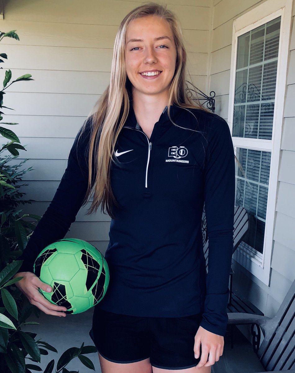 MandyRasmussen8's tweet photo. ⚽️💙Amazing day today watching my daughter Mikenna sign her letter of intent to commit to play for the EOU Women’s Soccer Team!! So proud of her! 💙We Love You!!💙 Keep working hard! #EOUCommit #Blessed 💙⚽️⛰ https://t.co/1ibIkEj0FG