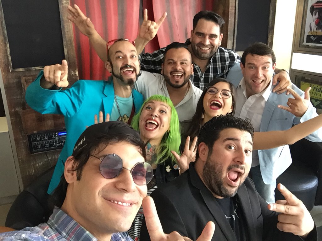 RodadaTv's tweet photo. Este miercoles 16 de mayo inicia temporada #StandUpVersalles con estos grandes @almablanco @_RobertoAlanis @Bluriberto @Pamonstruo @SOYIVANGZZ #jorgebarba @teatroversalles DALE RT!! #larodadatv #callatetegusta #comedia #Monterrey #México https://t.co/aYqkyHq5Qm