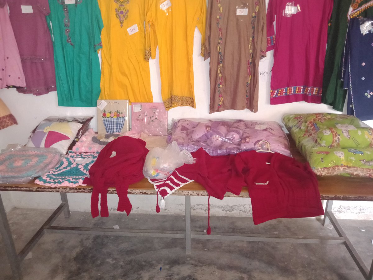 AimalKh's tweet photo. Handicraft Stall at BKS Swat
#SupportBaachaKhanSchools 
#SupportQualityEducation 
#CharityShowBaachaKhanSchoolSwat 
@aimalwali @a_siab @BushraGohar @IjazYousafzai2 https://t.co/bLnMjaLVtW