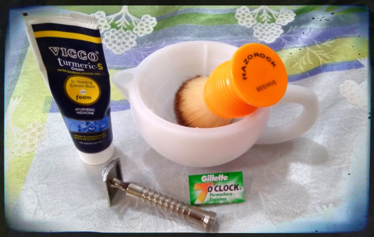 luv2shave's tweet photo. #SOTD #wetshaving #shaveoftheday #shavelikeaman #shavelikeyourgrandpa #Razorock Beehive #plissoft synthetic brush -lather monster ! #vicco #Sandalwood #turmeric #shavecream #Razorock #Mamba #Razor - keeps pulling you back ! @razorockJoe @Phoenix_Shaving @Douglas_Smythe @Vicco https://t.co/xrDLeMI48P