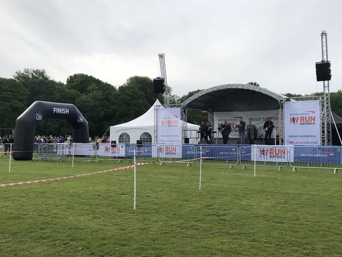 Mutley994's tweet photo. Iβve made it to #ba18basecamp from water station 1 where @BarnetVPC will be keeping us hydrated! Spotted the @xempouk pacers & the #visorclub meet up (canβt join that yet; one day maybe!) Spotted the @rungatwick Race Director but he was, unsurprisingly, busy! #waitingtostart π¬ https://t.co/Nx2fSkXwWx