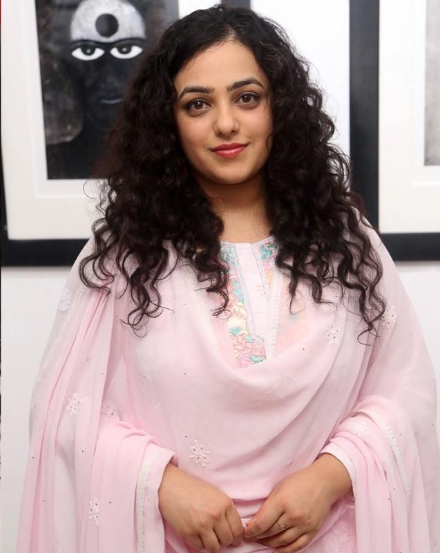 cinemapayan's tweet photo. #NithyaMenen Latest Stills.

https://t.co/uiw50YrkuD

@NithyaOffcial  @bangaram2014  @menen_nithya https://t.co/MapeyiHYfY