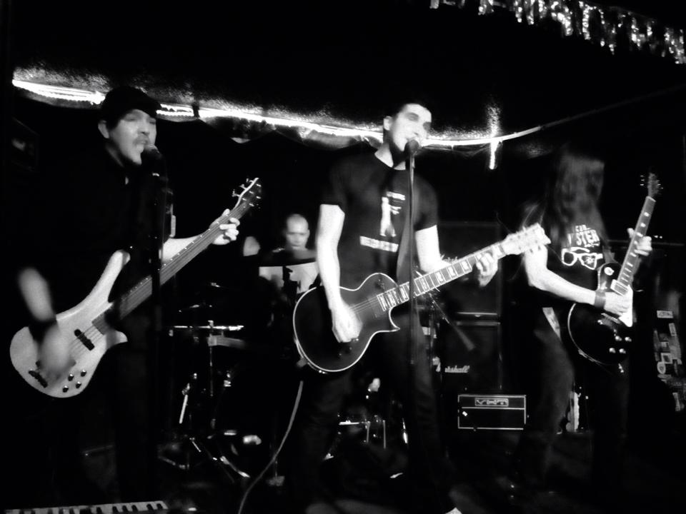 History of #GAVIOTAS: Vocals/Guitar-<a href="/SimonTimony/">Simon Timony🇺🇸🎄</a> Bass-<a href="/RafaelCorral13/">Rafael Corral</a> Lead Guitar-@gabe_gunns Drums-#BrianJack -- Gaviotas 5.0 (2013)