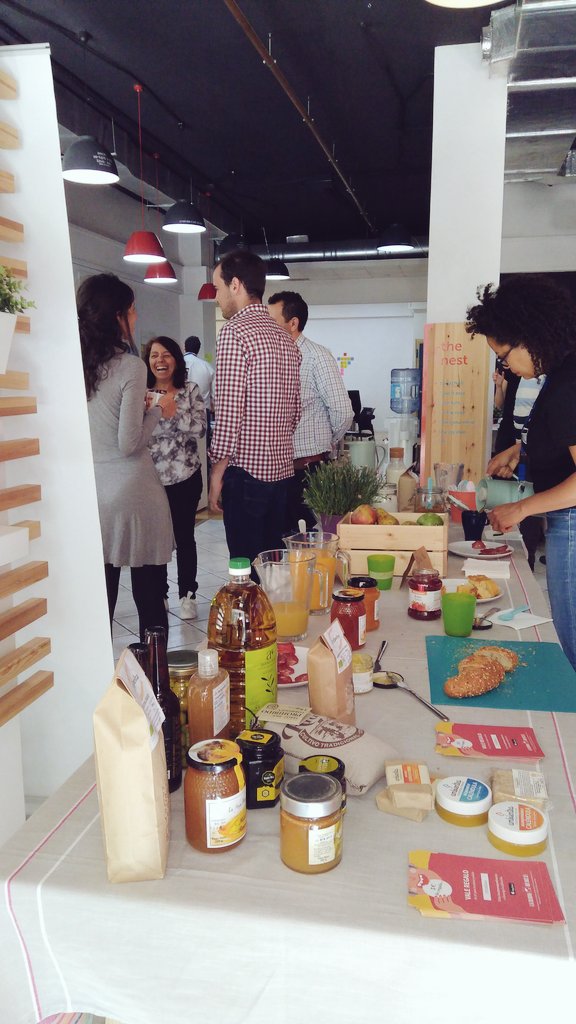 vlcsisw's tweet photo. Lovely morning at @thenestspace Thanks to @LaColmenaTN for the amazing breakfast :) Well done! @CamiOliveira78 https://t.co/zq1iVnSfpA