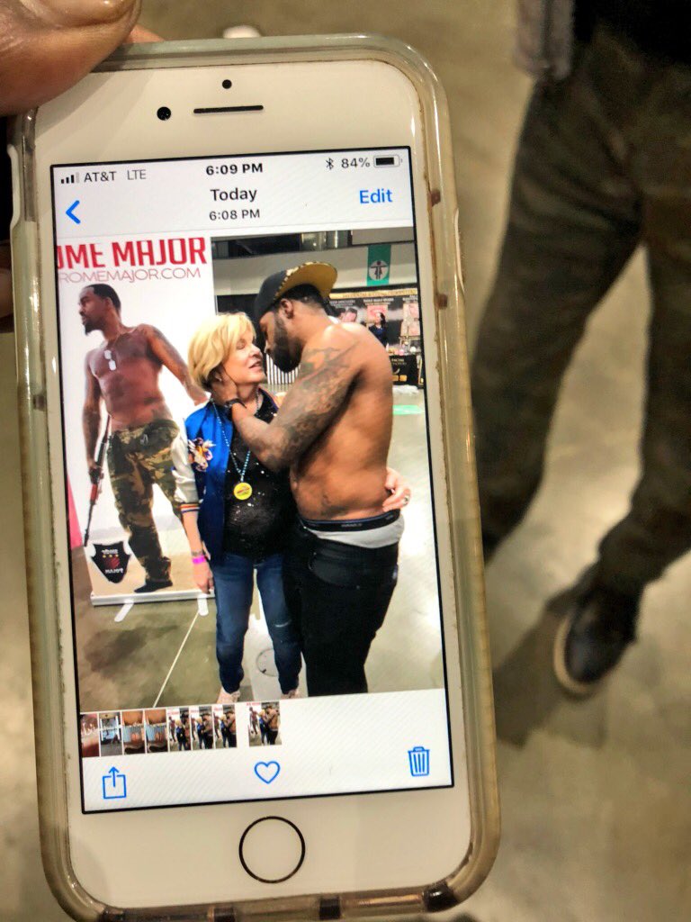 RomeMajorxxx's tweet photo. At @ADULTCON i had many fans that came & seen me at the @Wyde_Syde #Booth & bought RomeMajor Products #MajorSnapbacks #ToplessPictures def be back next year #Salute https://t.co/AzJbzrNejQ