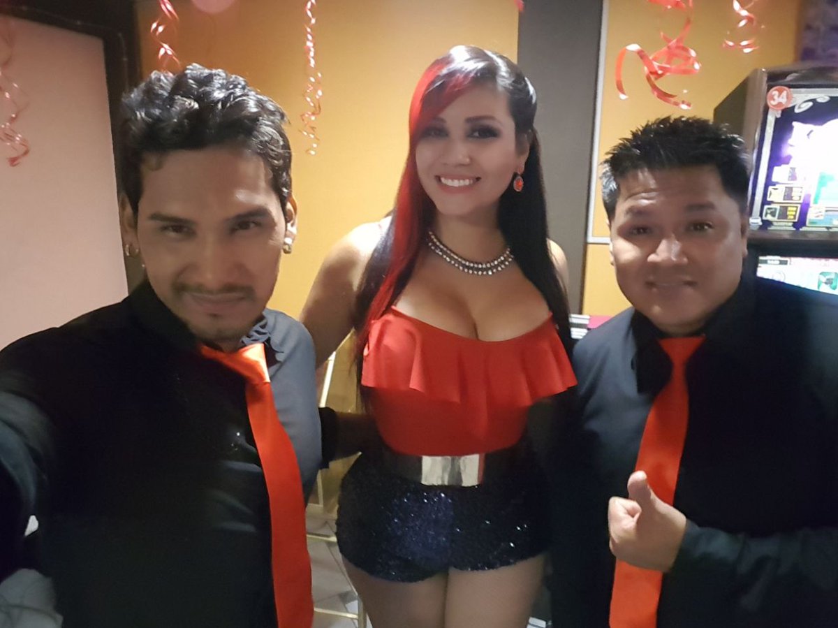 karenaponte15's tweet photo. Show previo al día de la madre #ShowyOrquesta #Showydiversión #FullBaile #ShowDeOrquesta #KarenAponteyOrquesta https://t.co/eLfjzRb2du