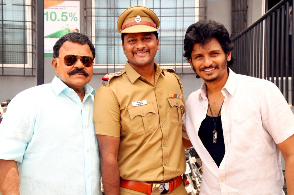 sathishoffl's tweet photo. At #Gorilla Shooting Spot Coolest Team 😀 Loving the Extended role 😍 Hilarious Gorilla 🦍 Dir by DonSandy @Actorjiiva Complete Laughter 😃 #AllinPictures 😎 UnusualStory👌 https://t.co/l2zcR9OCFU