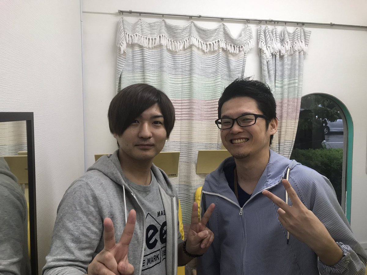 井上王子整骨院 ガリ兄やんとリョーさん来てくれた お花ありがとうございます 井上王子整骨院 ガリ兄やんとリョーさん来てくれた お花ありがとうございます