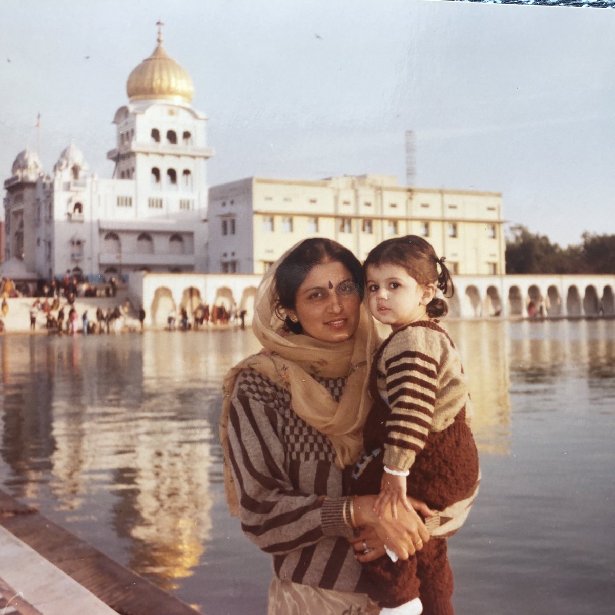 taapsee's tweet image. And that’s where I get it from..... atleast half of it 😁❤️ 👩‍👧#happymothersday #NoFilter #Inlife 🤷🏻‍♀️