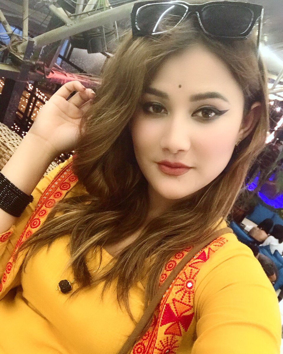 singerapsara's tweet photo. #goodday ❤️ https://t.co/wtEFy51qjO