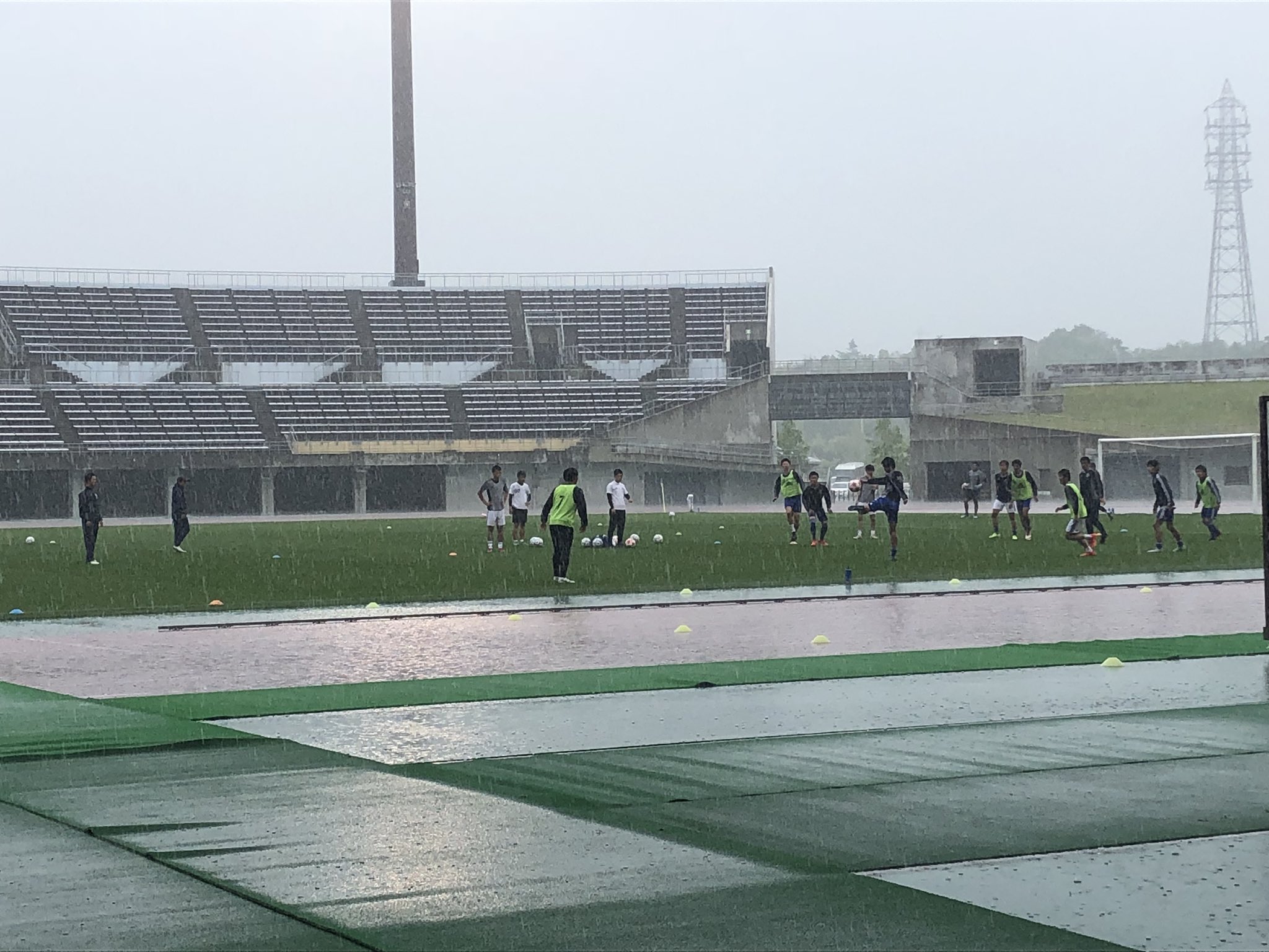 関学スポーツ編集部 Pa Twitter サッカー部男子 第９８回天皇杯全日本サッカー選手権大会 兵庫県サッカー選手権 決勝 対バンディオンセ 加古川 於 三木総合防災公園陸上競技場 キックオフ 応援よろしくお願いします T Co 0olwy1a9ab Twitter