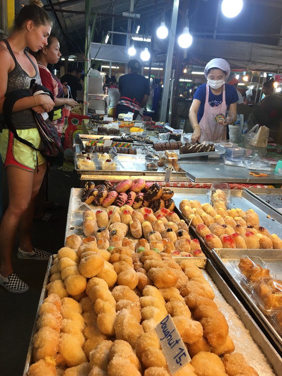 Maddielong8's tweet photo. i’m realllllyyy enjoying the beach and the FOOD🤤 https://t.co/rnNnNCNuxK