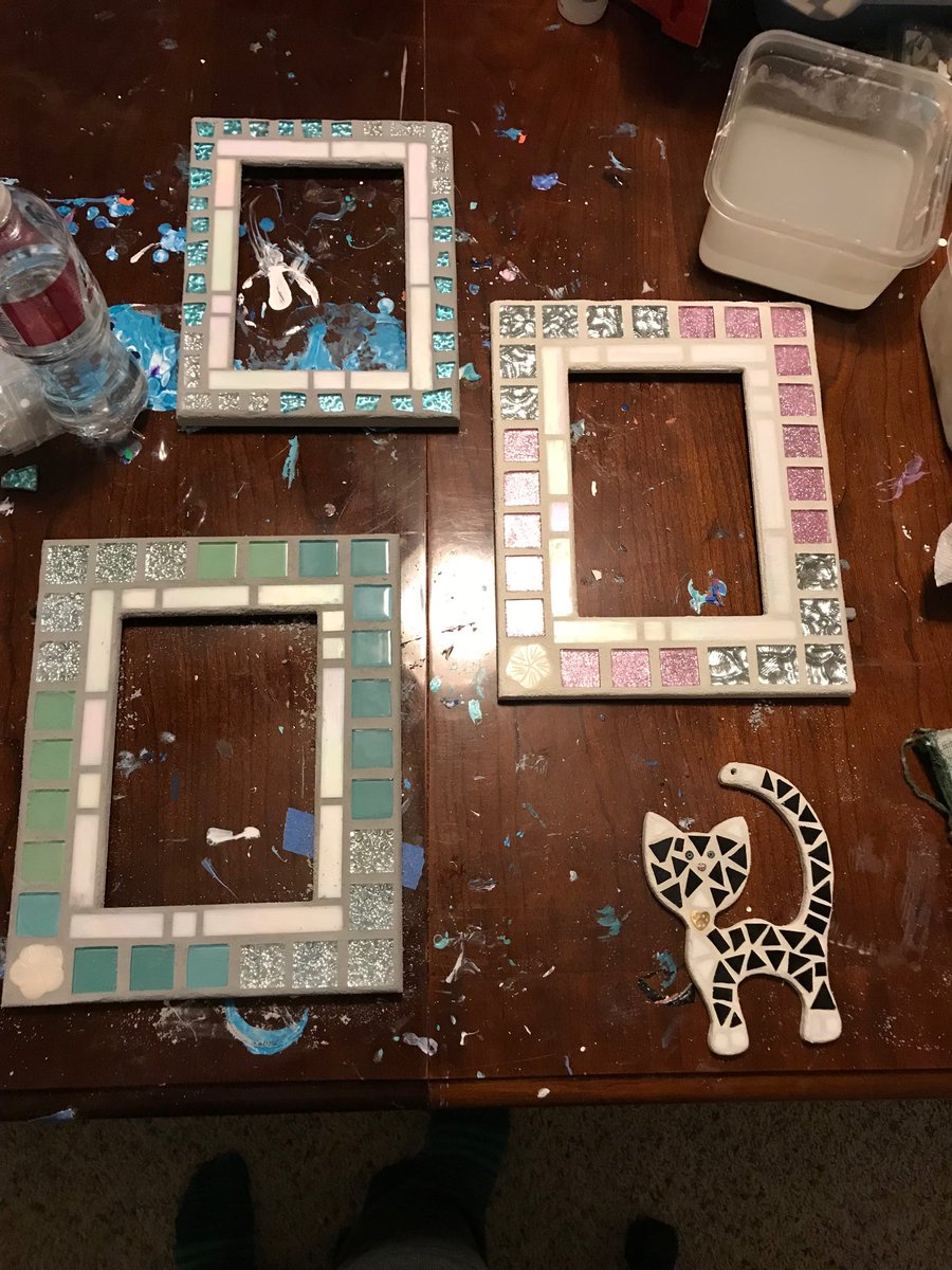 gulfcoastacr's tweet photo. Available soon! @Etsy #etsyshop #etsy #Etsysale #stainedglass #mosaic #cat #catlover #catlovers #animallovers #giftforcatlovers #mosaic #mosaicmirror #mosaiccat #stainedglasscat #stainedglassmirror #pictureframe #art #artsy #abstract #abstractart #wip #pink #sparkle #blue #green https://t.co/xwsSH0t7Mf