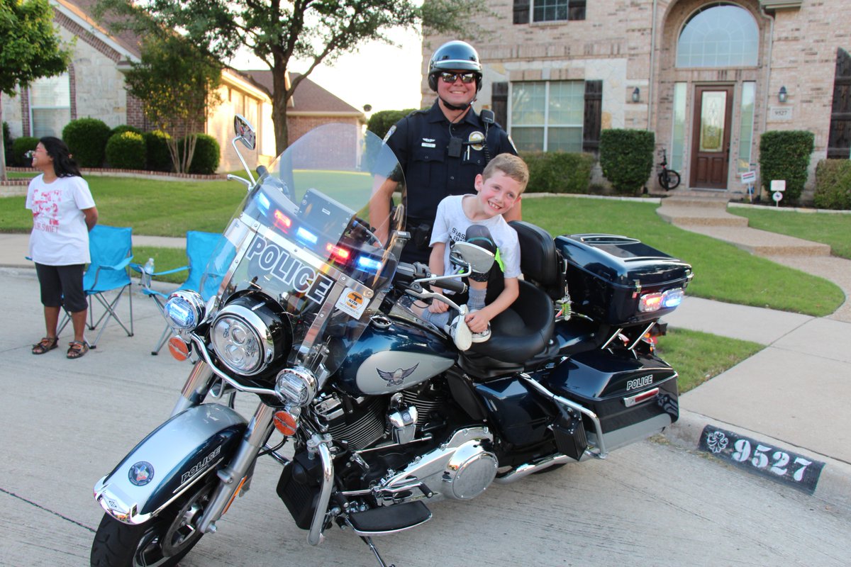 CityOfFriscoTx's tweet photo. Thank you to everyone who hosted and participated in tonight's Frisco Community Awareness Night - CAN!  #FriscoCAN be safer when we work together.  As @FriscoPDChief reminds us "If you see something, say something." Thanks @FriscoPD for leading #FriscoCAN. https://t.co/khYqVBaJLS