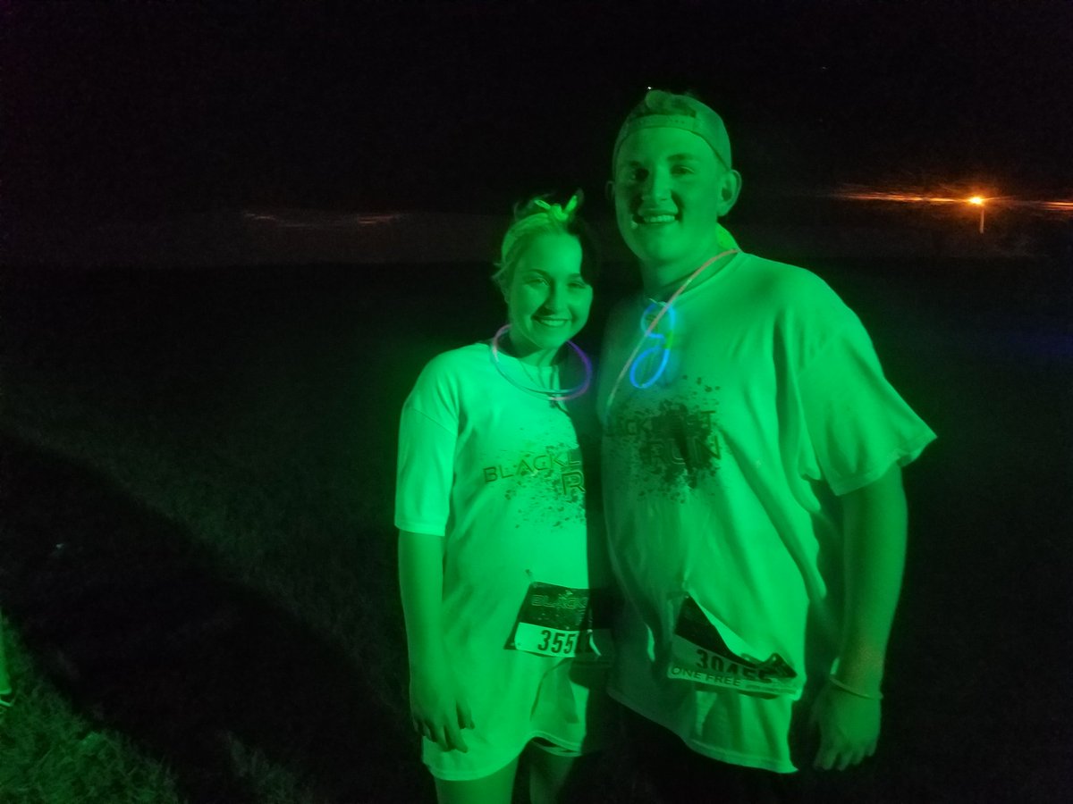 Kirk_Murdock's tweet photo. Getting dirty with the fam #blacklightrun #5k @katy_murdock04 @KimMurdock @KennedyHayes https://t.co/wH2Vav9kpV