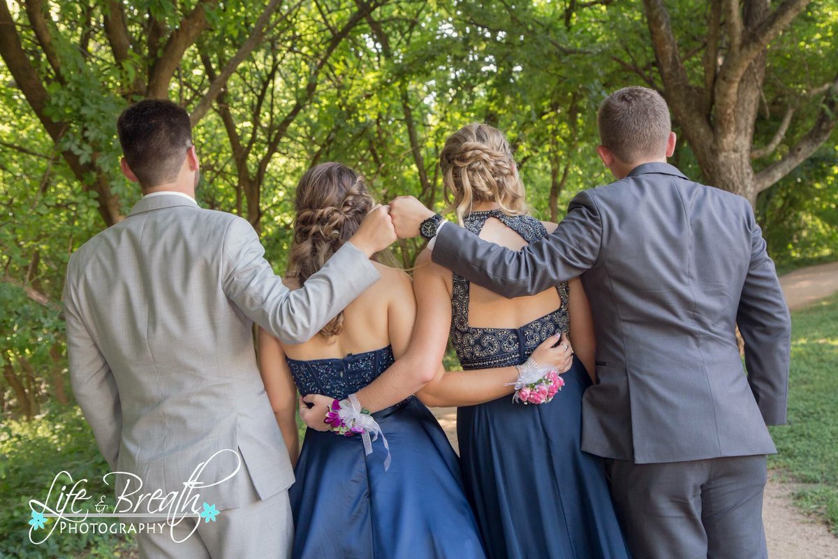 LifeandBreathTX's tweet photo. Hendrickson Prom with these crazy kids...  #prom2k18 #hendricksonprom2018 https://t.co/rzz0RlZtjs