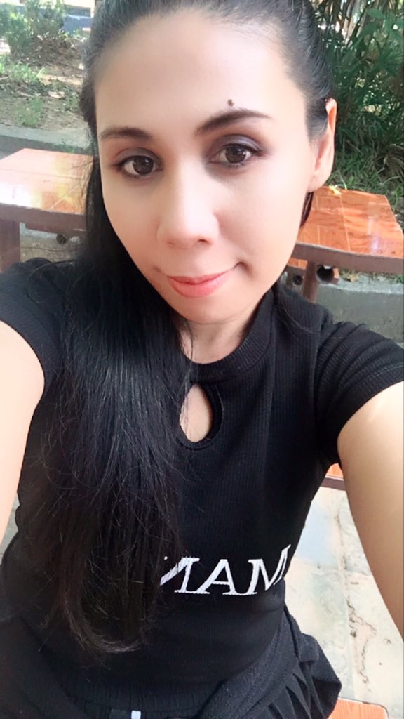 aris2929wutti's tweet photo. Quality of life is to pay attention to what we are doing. 😂😂👌🏻🇹🇭🎧 😍😍😍 #EDMFamily #BLACKPINK #edmmusic #Edm #Dj #song #baby 😍🙂🙂#EDMlife #Tomorrowlan #djsnake https://t.co/OZ3bc4QUvT