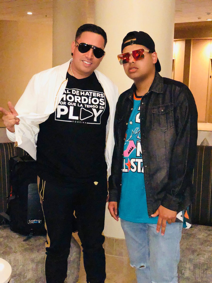 duranthecoach's tweet photo. #PalDeHattersMordiosPorQueLaTengoEnPlay
@YoSoyKodeina #DeLoMio 
Ya mismo a seguir el #HighTour con @JONZMENPR @BryTiago https://t.co/Xqa3hragTx