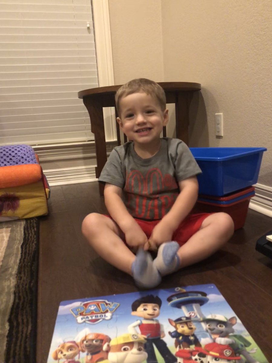 aligarz1's tweet photo. This little human isn’t even 2 1/2 and he assembled this puzzle twice on his own. It blows my mind to see him growing up so fast. This tweet is part sappy, part braggy because this has to be impressive enough to get on @TheEllenShow amirite?!
#ellenratemybaby 👈real #TheEllenShow https://t.co/3SaKutZnEC