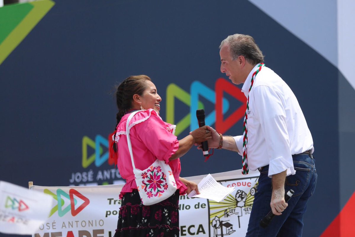 JMCarrerasSLP's tweet photo. Durante su visita a Valles y Rioverde saludé a mi amigo @JoseAMeadeK a quien me unen ideales y anhelos de progreso para nuestro país.
Por su sensibilidad social y vocación política así como su experiencia y preparación, Pepe Meade será, sin duda, el próximo Presidente de México. https://t.co/hzTjZkw0W4