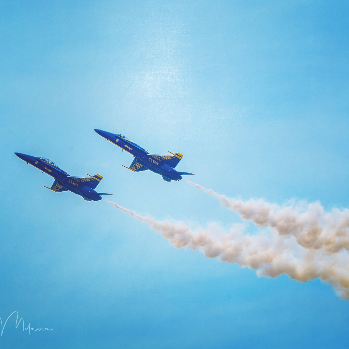 OGEPhotography's tweet photo. @BlueAngels killin it @MacDill_AFB in @CityofTampa for #AirFest2018 https://t.co/Ln11qCESRL