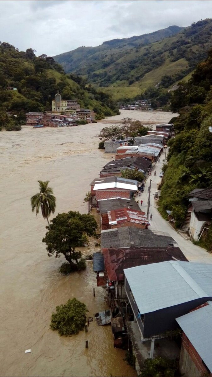 CorpReiniciar's tweet photo. #Hidroituango  Es una tragedia. Y los líderes sociales del Movimiento Ríos Vivis, que denunciaron lo que allí pasaba los mataron. 
Muchos otros están amenazados. 
@JMVivancoHRW @CIDH @ONUHumanRights https://t.co/QoM1BMhvBH