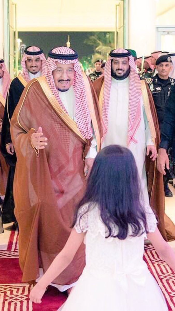 DOH_F's tweet photo. العميد: خالد بن محمد الذويبي
برفقة خادم الحرمين الشريفين
في نهائي #كأس_الملك https://t.co/XQdL3P7ESi