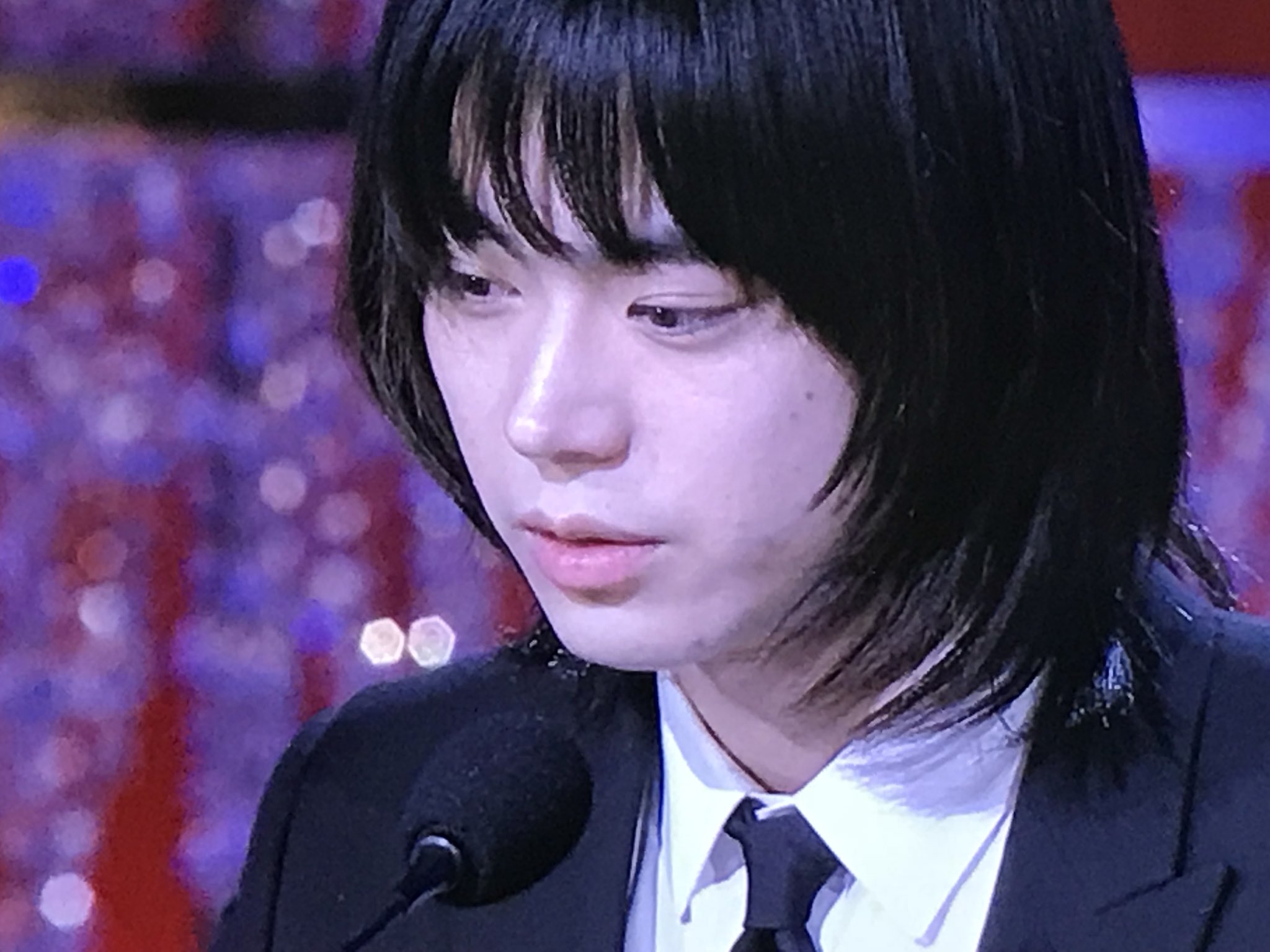 羊 菅田将暉さんは 女性のように美しい男 ではなくて 性を超えた美しい男 というのがしっくりくる この少し伏せられたときの 切れ長の目の妖艶さには男性も女性も敵わない T Co Jumlkrbq47 Twitter