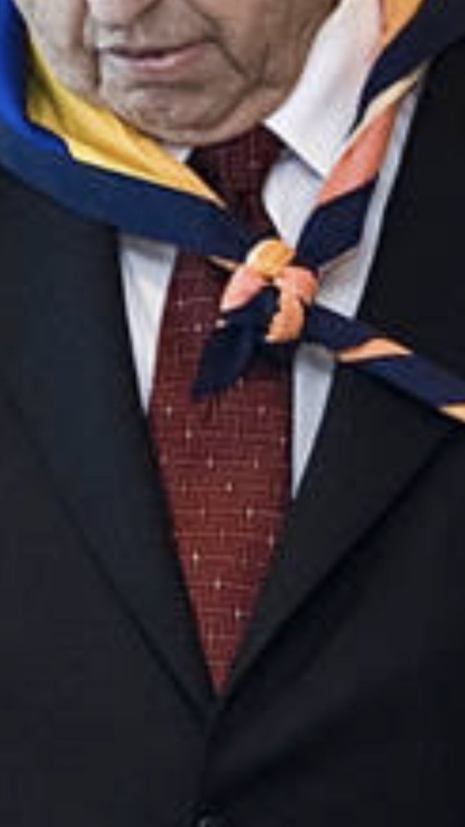 TheStakeClerk's tweet photo. What kind of scout knot is this? https://t.co/6d1wvykg7B