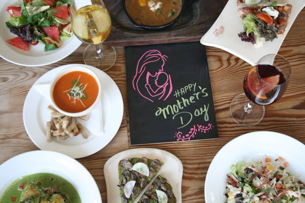 Moms are special! Join us for a delightful brunch on this special day with your family and make memories for a lifetime. #HappyMothersDay #brunch