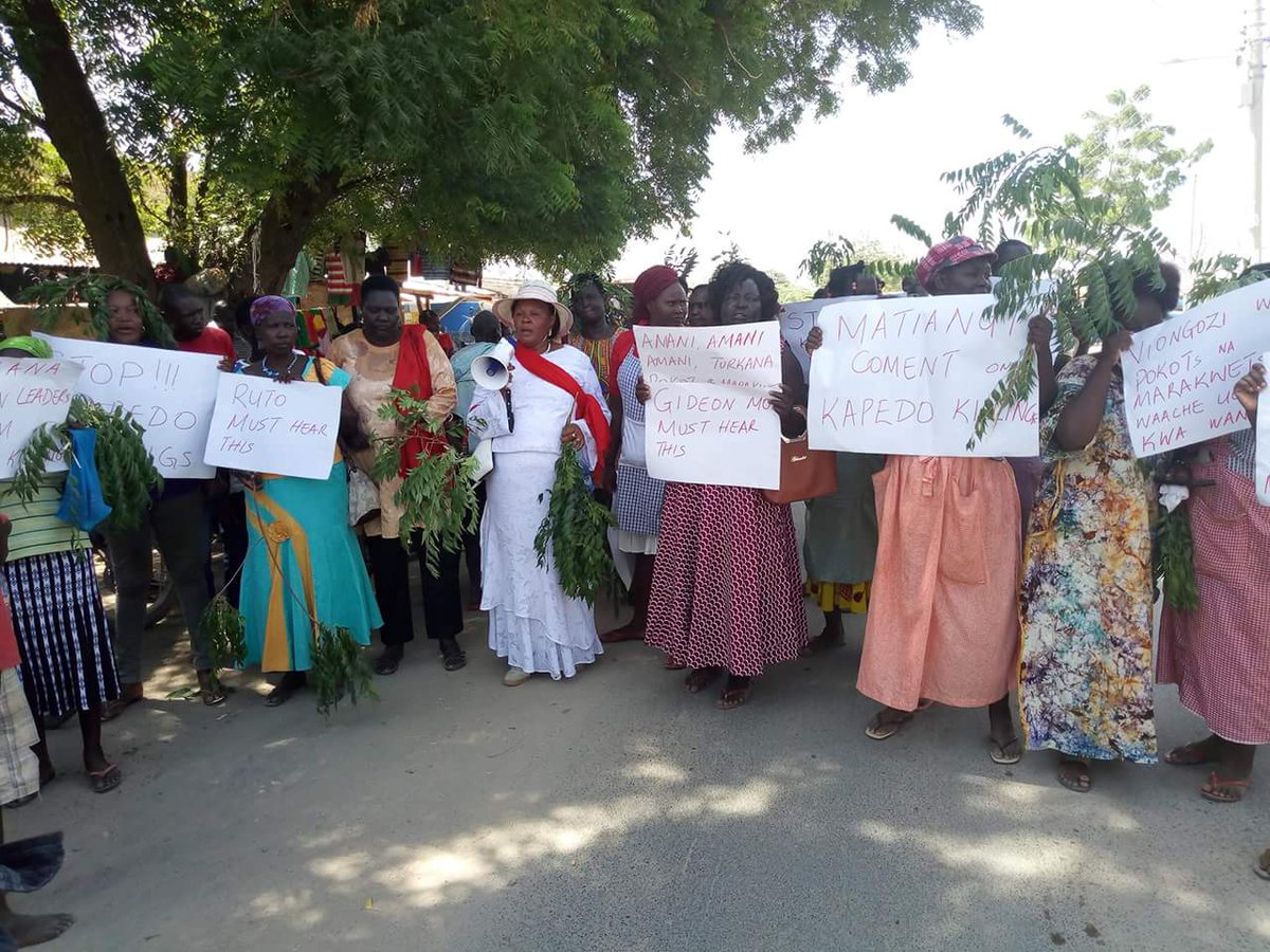 GabrielDolan1's tweet photo. Turkana women voice their anger over Kapedo killings &amp; Government silence. @JimmyLoree @ClotildeTukei @WanjeriNderu @kenyataifa2 @Maskani254 @gathara @okothkenneth https://t.co/WZjk44aFOV