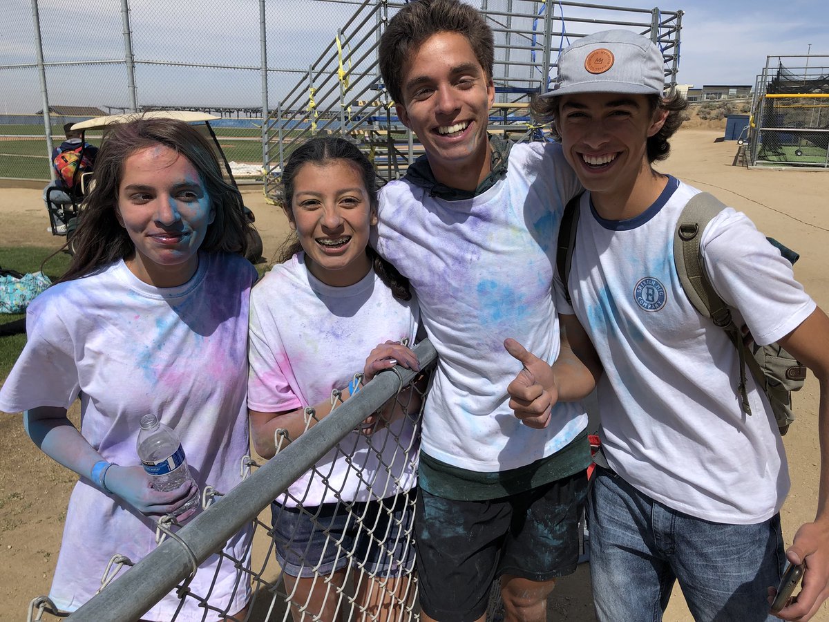 RHolmanSJUSD's tweet photo. Even challenging weather couldn’t stop the @Serrano_Nation Color Craze from happening and rocking. Love the spirit! #SHSDiamondbacks #bestyearever @SnowlineJUSD https://t.co/EzjFtieijU